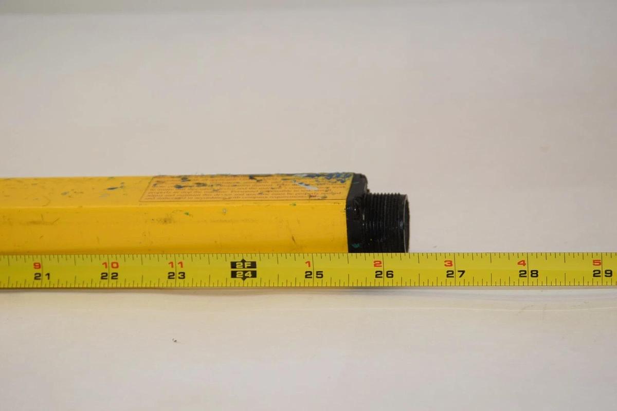 Used STI MS4324BX 42687-0240 Range 1-30' MiniSafe 24" Transmitter Light Curtain