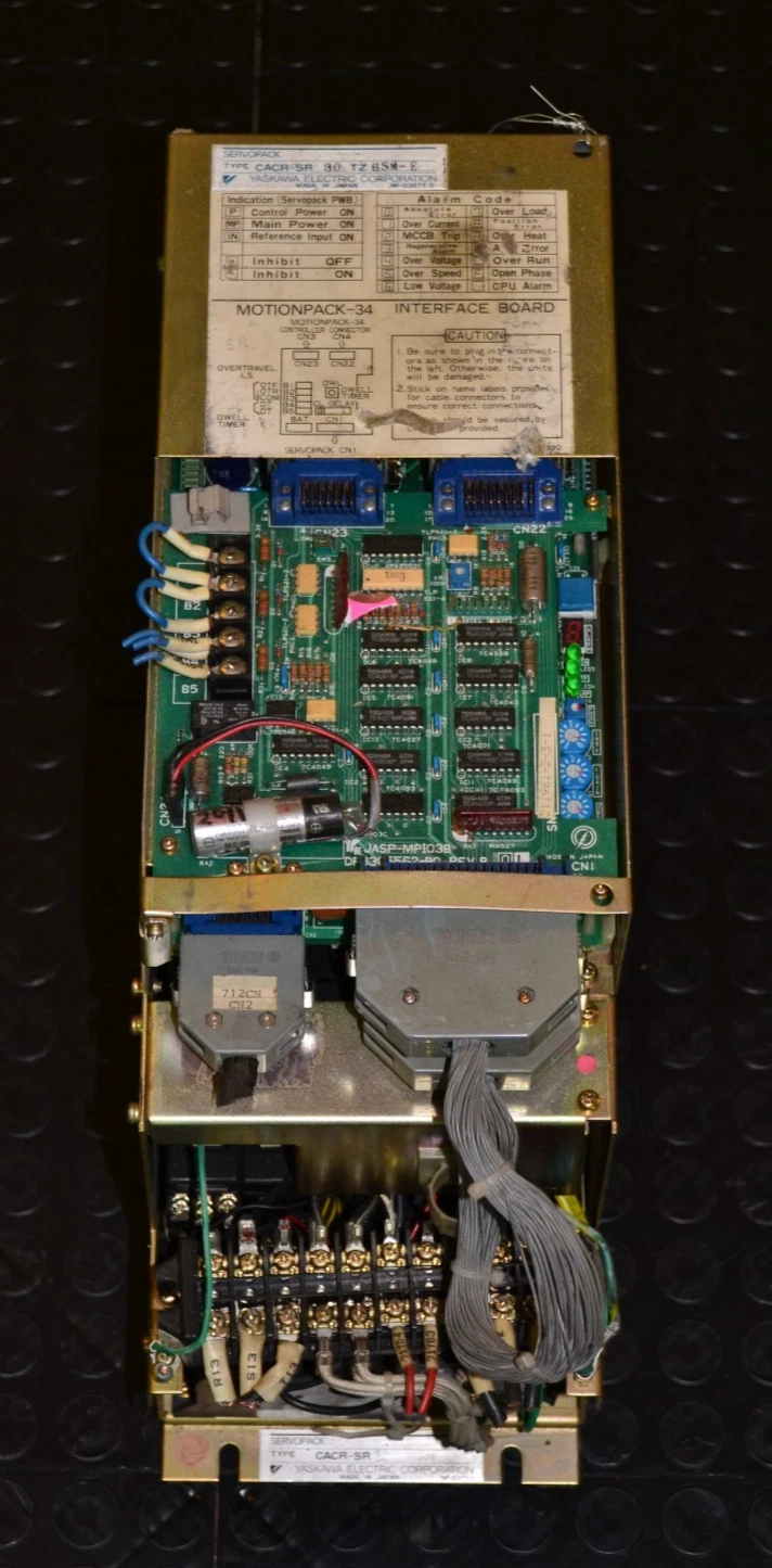 Used Yaskawa ServoPack Servo Controller Drive CACR-SR30TZSM CACR-SR30TZ6SM-E