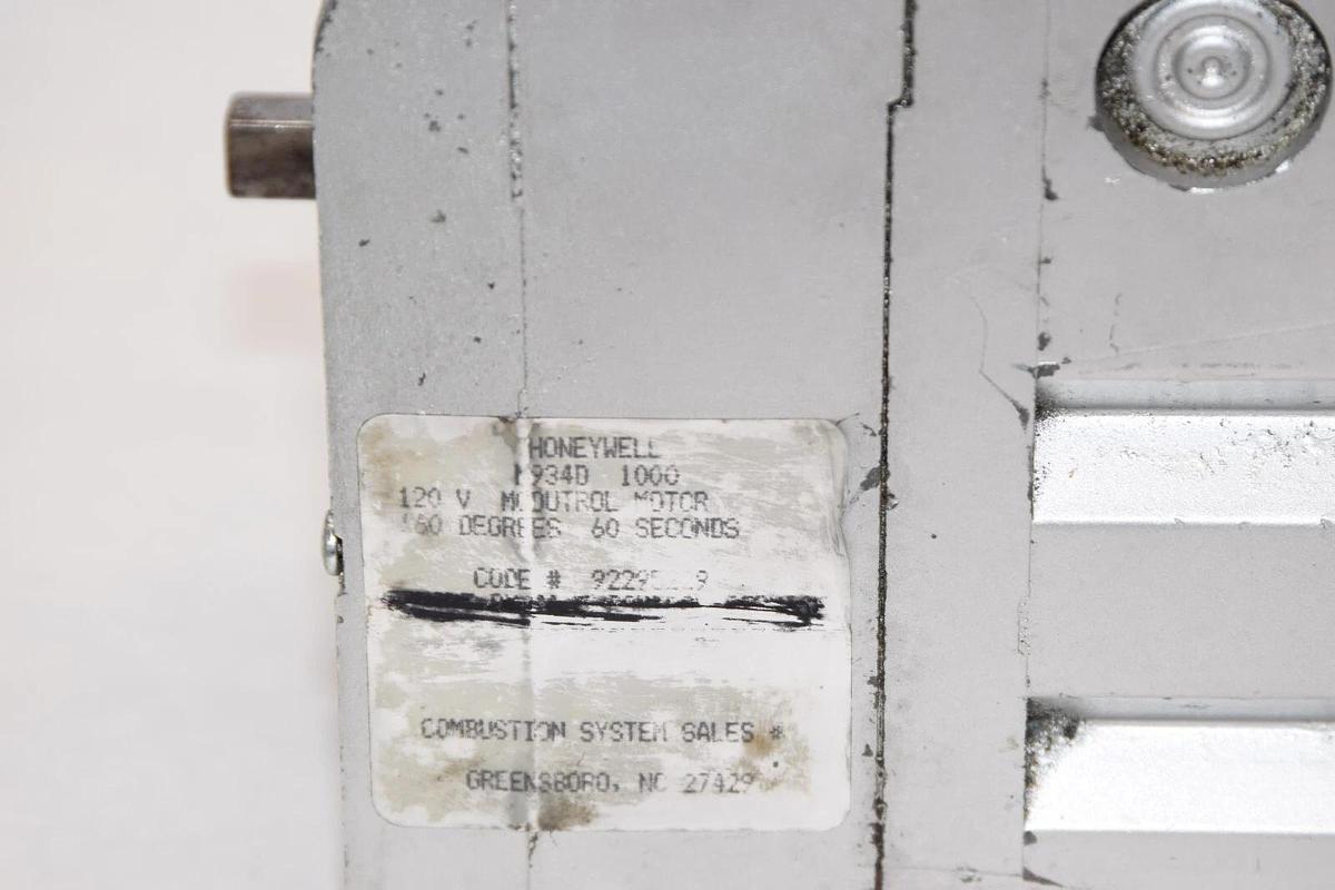 Used HONEYWELL M934D1000 MD34D 1000 120V 160 Degrees 60sec Modutrol Motor