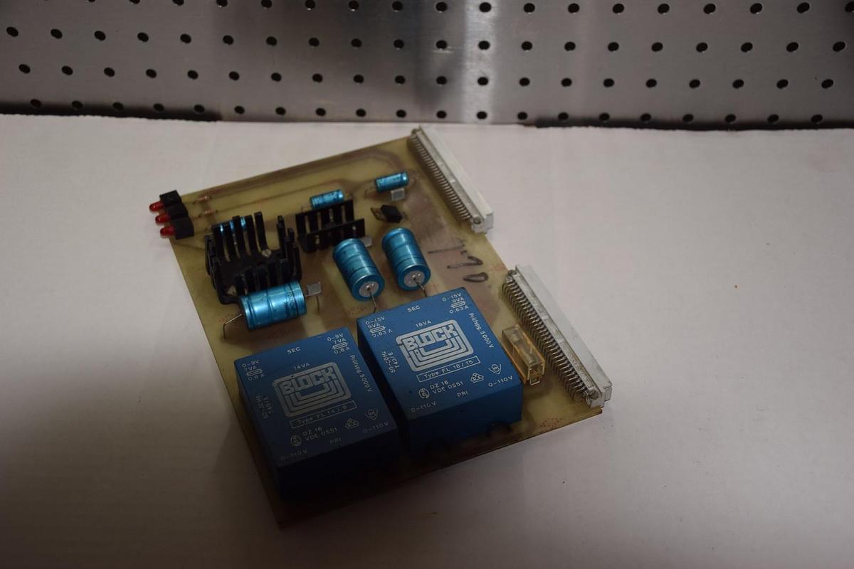 Used BLOCK 2352C / 3341C 2352C3341C 110V / 220V POWER SUPPLY CARD