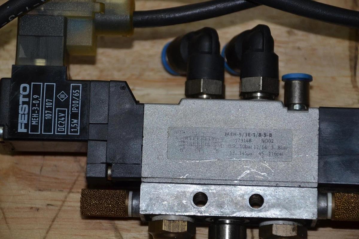 Used FESTO MEH-5/3E-1/8-S-B 13-145psi SOLENOID VALVE