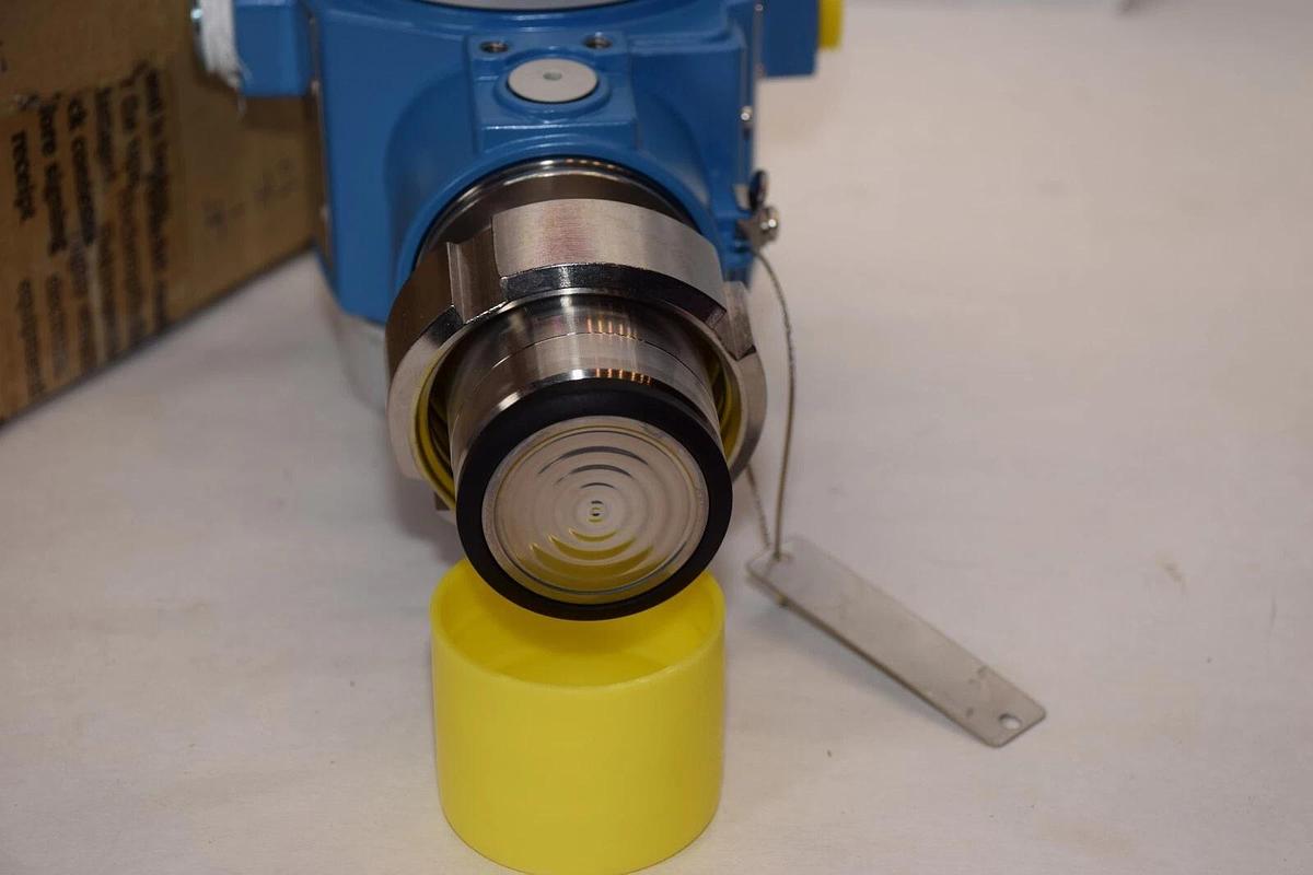 (NEW) ENDRESS + HAUSER FMB70-UBC1FB201LBA# 79.5psi Deltapilot S Pressure Sensor