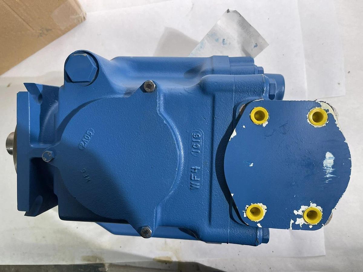Eaton Vickers HYD Pump PVH098R01AJ30A07000000100100010A 02-137350 00411603  NEW