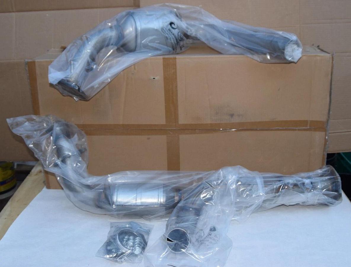 (NEW) Front Catalytic Converter G666-G33001347 For 00-07 Chevy 03-06 CMC Yukon