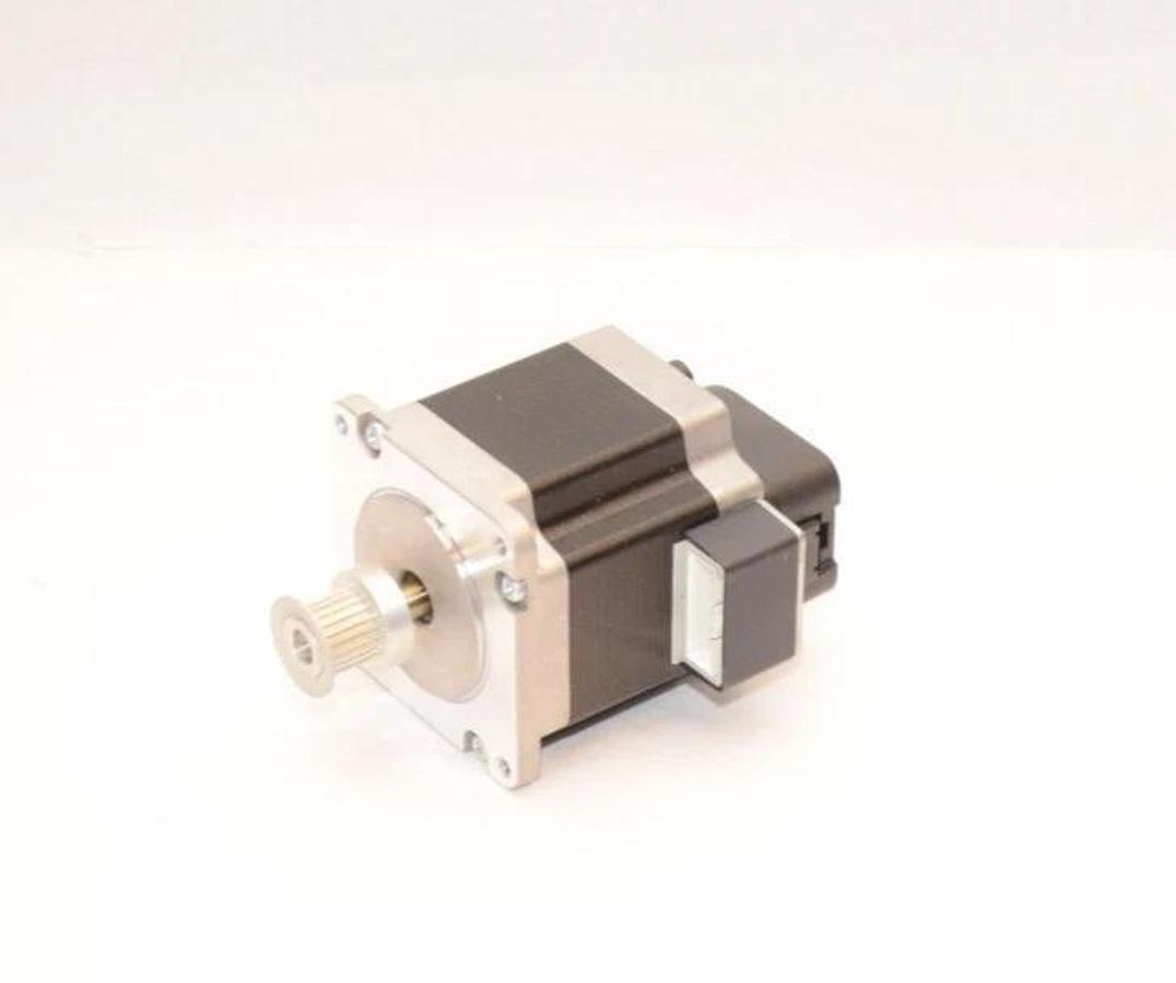 Used VEXTA Oriental 2 phase Stepping Motor P0212-9212PE 2.8V w/ E5-2000-250-IE-S-D-GB