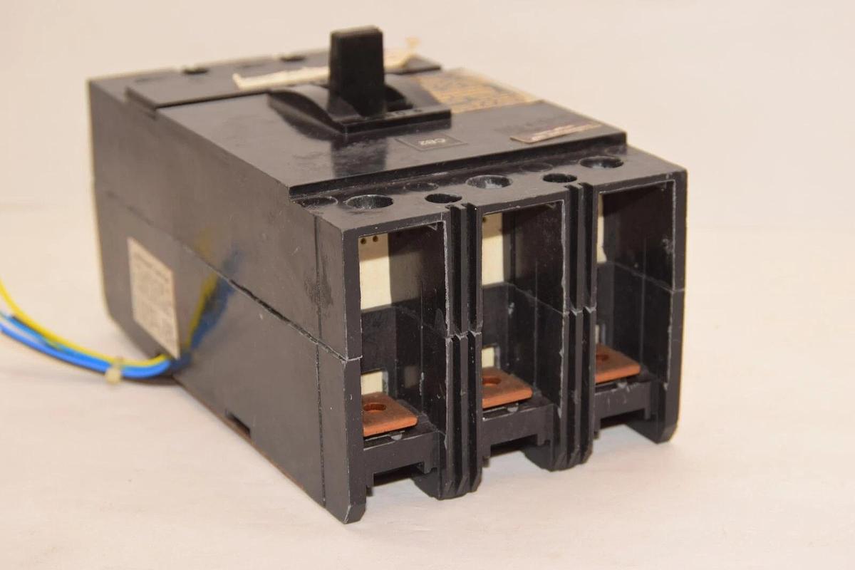 Used SQUARE D KAF360001616 225A 225 Amp 3P 600V Circuit Breaker