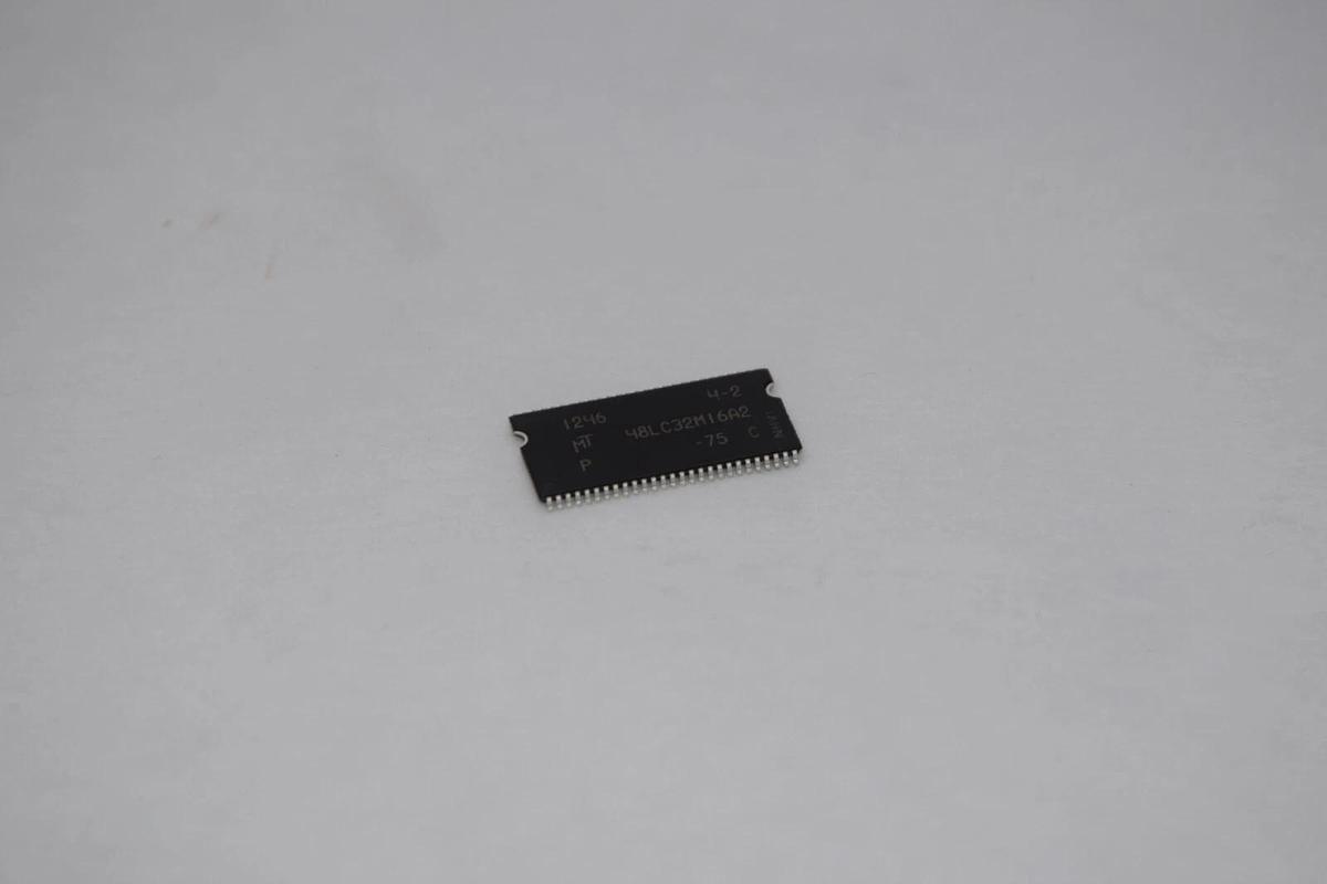 (NEW - Lot of 44) 48LC32M16A2 , K4S641632K-UC75 SDRAM MT48LC4M16ATG IC Chip
