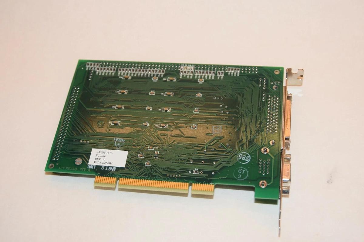Used AVED DISPLAY TECHNOLOGIES AV555-PCI-ECO281 PB0009 Rev A Circuit Board