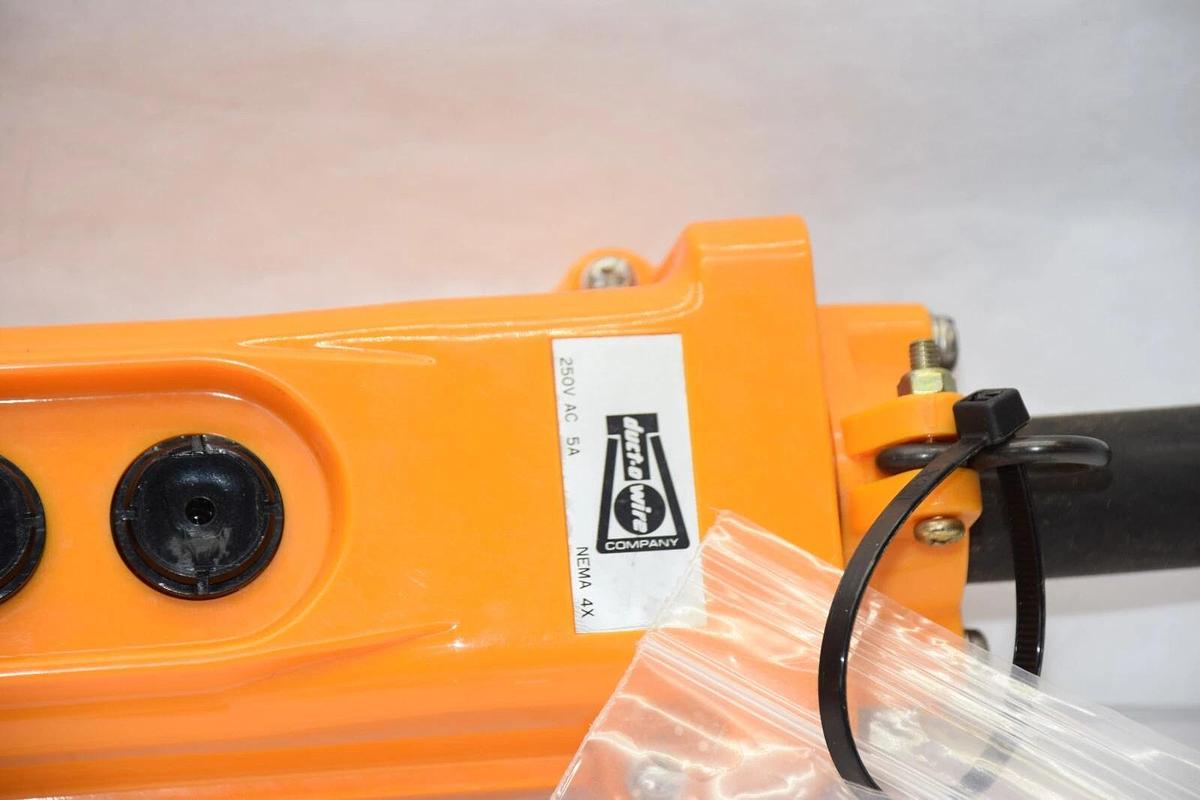 DUCT-O-WIRE Pendant Hoist Control 8-Button Push Button 250Vac 5A  (NEW)