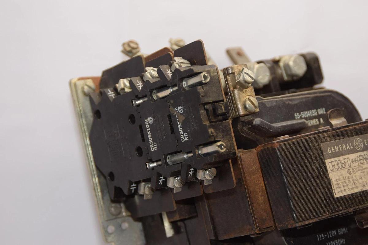 Used GE GENERAL ELECTRIC CR306F0**ABNA Size 4 Starter 55-501463G 002 Coil 120V