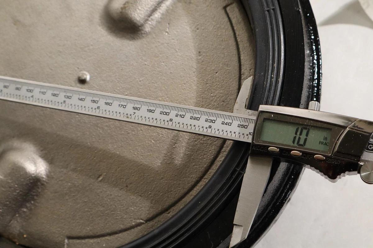 Milwaukee Cast Iron Butterfly Valve MW322E  MW322E AW  10" 10 in  150PSI