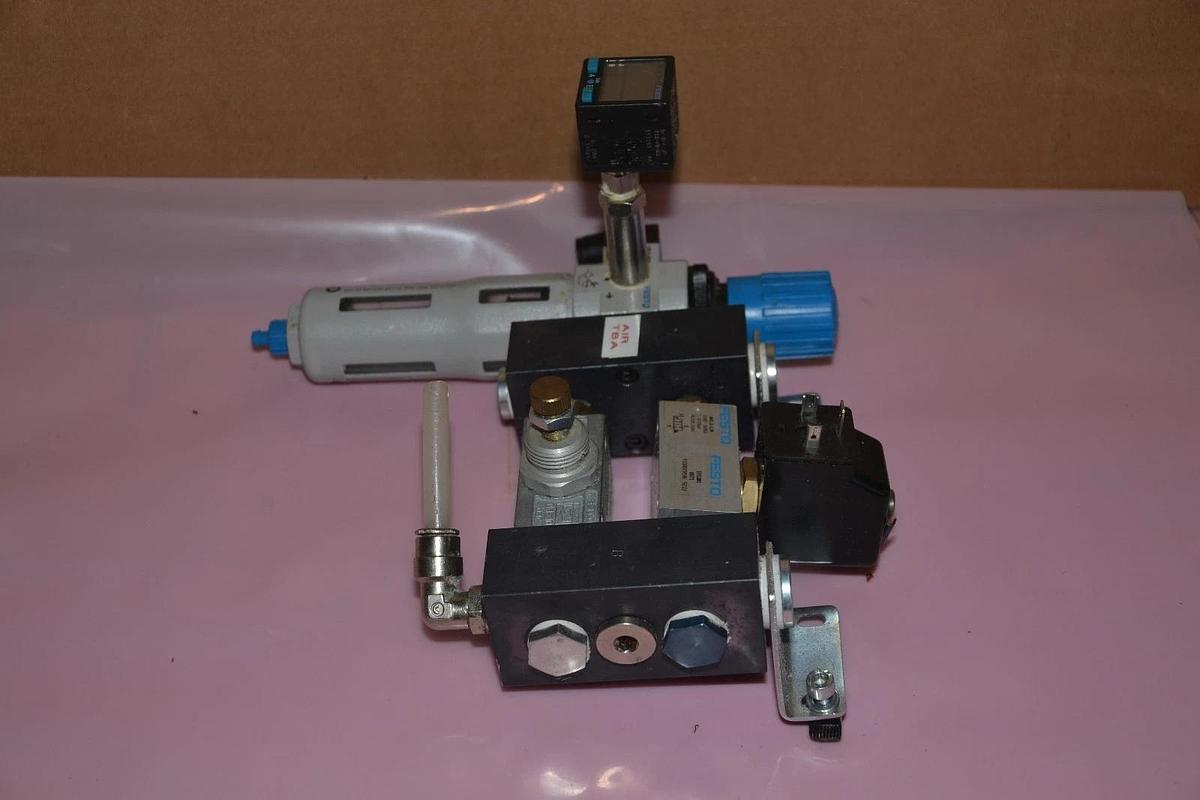 Used FESTO REGULATOR 162687 LFR-D-MINI MC-2-1/8 101281 0071 1330079196 230 PSI