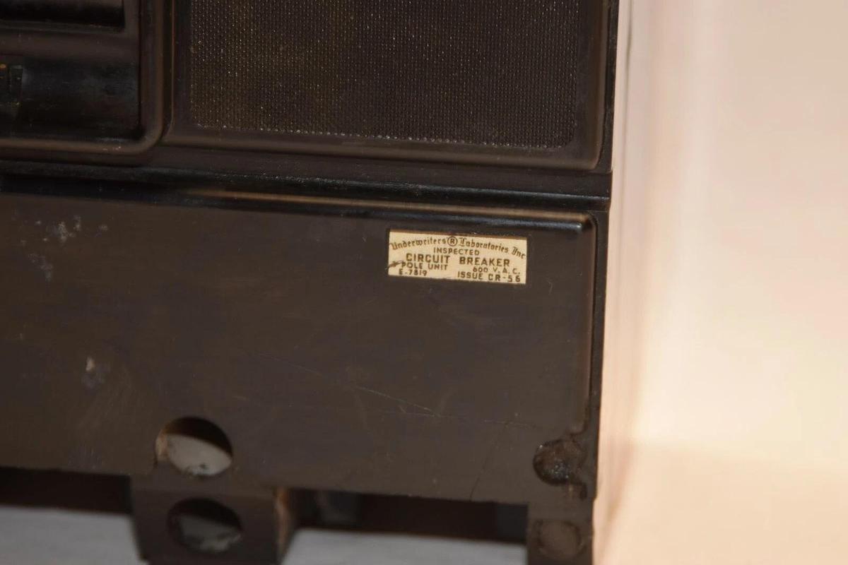 Used UNDERWRITERS LABORATORIES E-7819 CR-56 3P 150A Circuit Breaker