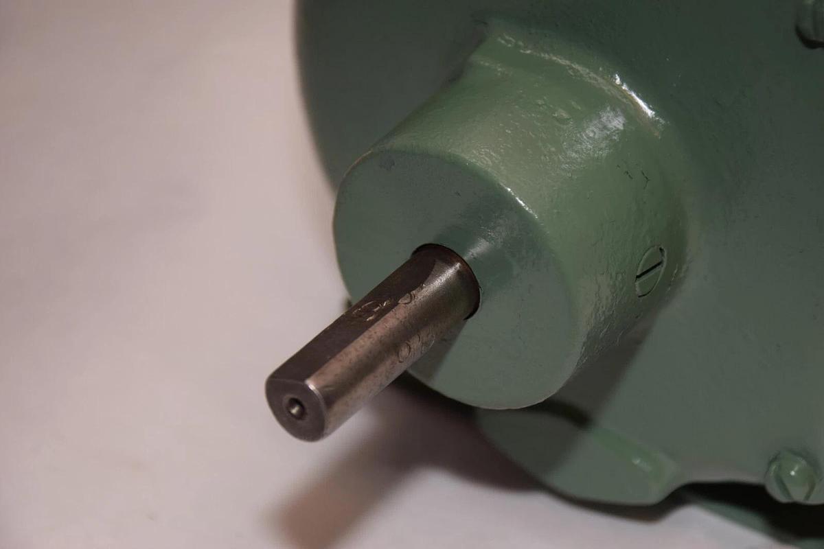 Used GENERAL ELECTRIC 2JA33BB1 110V 60Hz 12.70mm Shaft Electric Motor