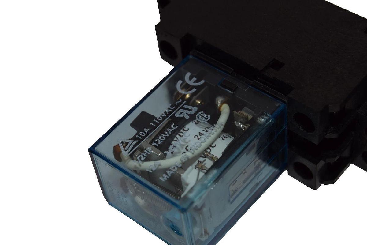 Used OMRON LY2N-J LY2NJ 24vdc 24 Vdc Relay with Base 29Y6H2