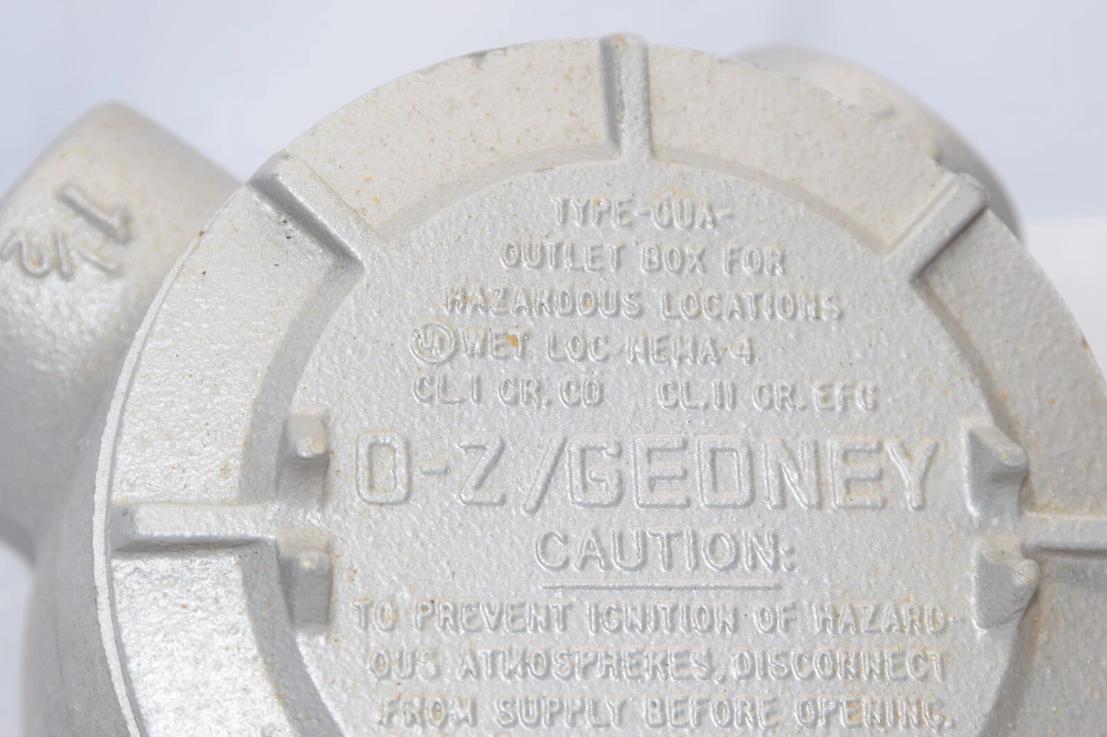 (NEW) O-Z / GEDNEY GUAX-150A GUJX-150 CUA 1-1/2" CUA 4 Way Cond. Outlet Box