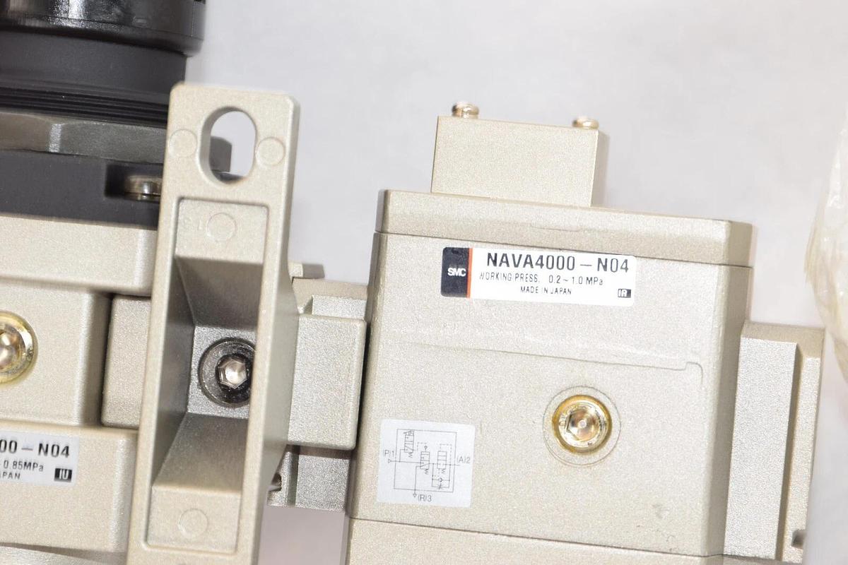 (NEW) SMC AC40-J1I24 / NAW4000-N04 / NAVA4000-N04 Pressure Regulator With Gauge