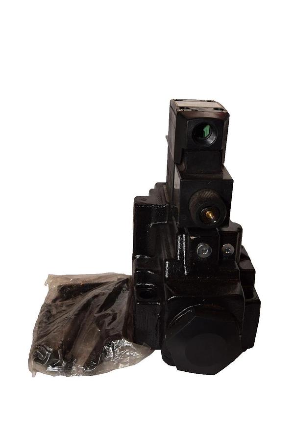 Continental Hydraulics VSD08M-3F-G3B-60L-C 350Bar 2000psi Solenoid Valve (New)