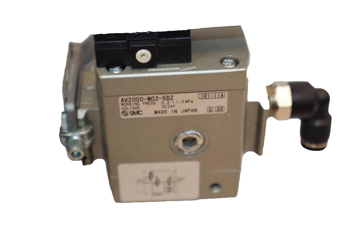 Used SMC AV2000-N02-5DZ Soft Start Valve , AW20-F02CG-A Regulator Valve Assembly
