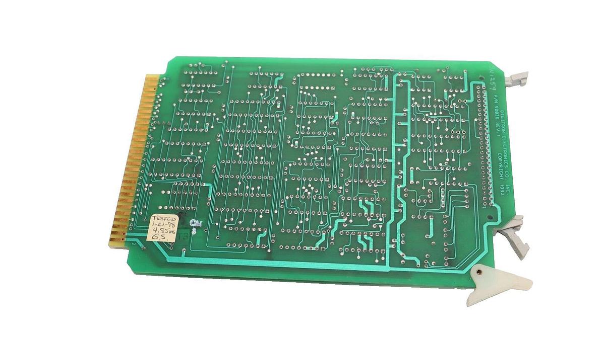 Used VersaLogic / Digitron Electronics Inc. 28066 Circuit Board Card