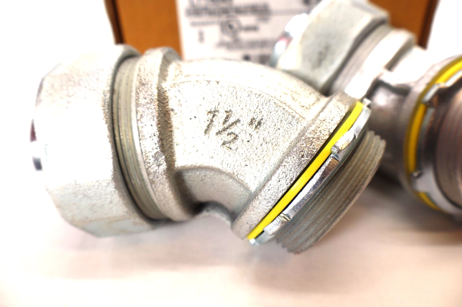 Eaton LT15045 1-1/2" 45° Angle Male Connector Conduit Fitting (New - Box of 2)