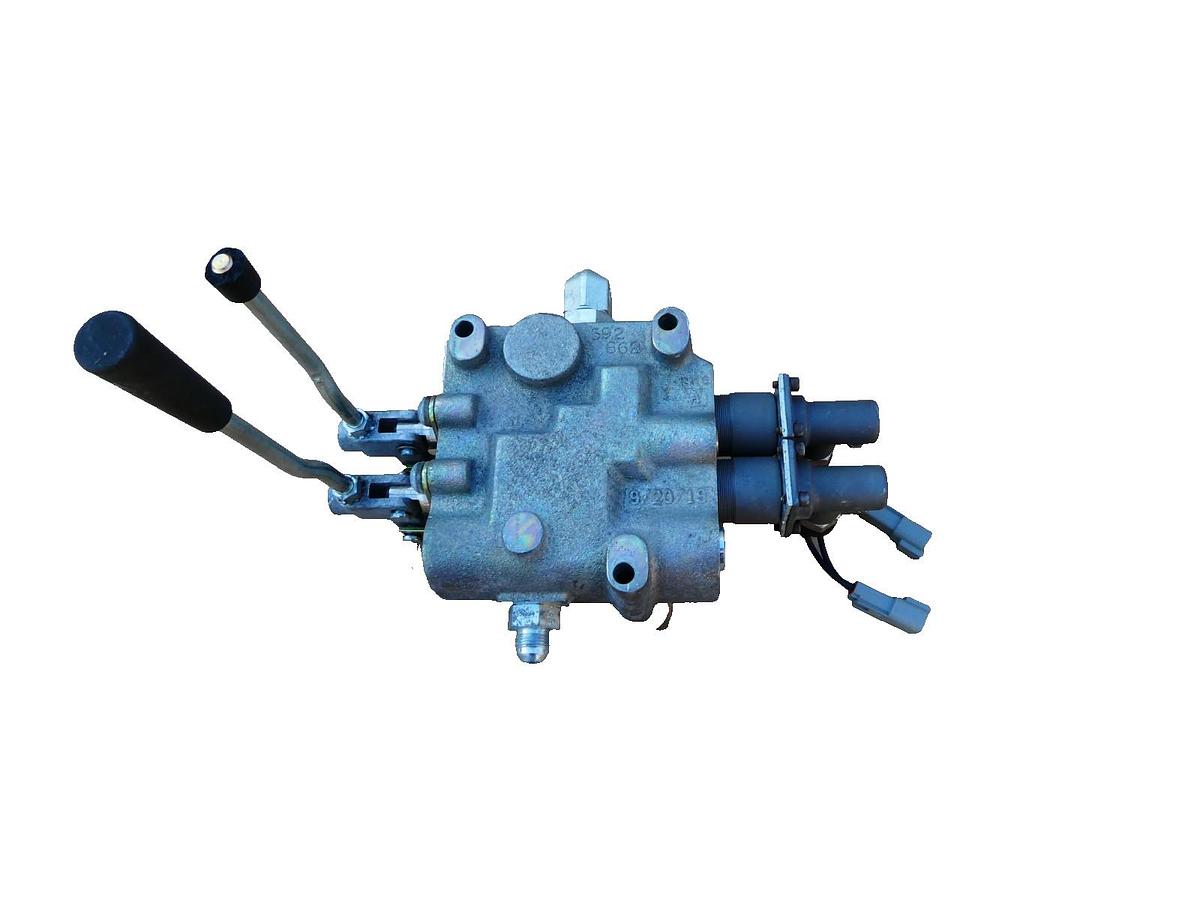 Used Altec 990660042, RH2LL Hydraulic Valve Block 2 Spool Manual lever Control Valve