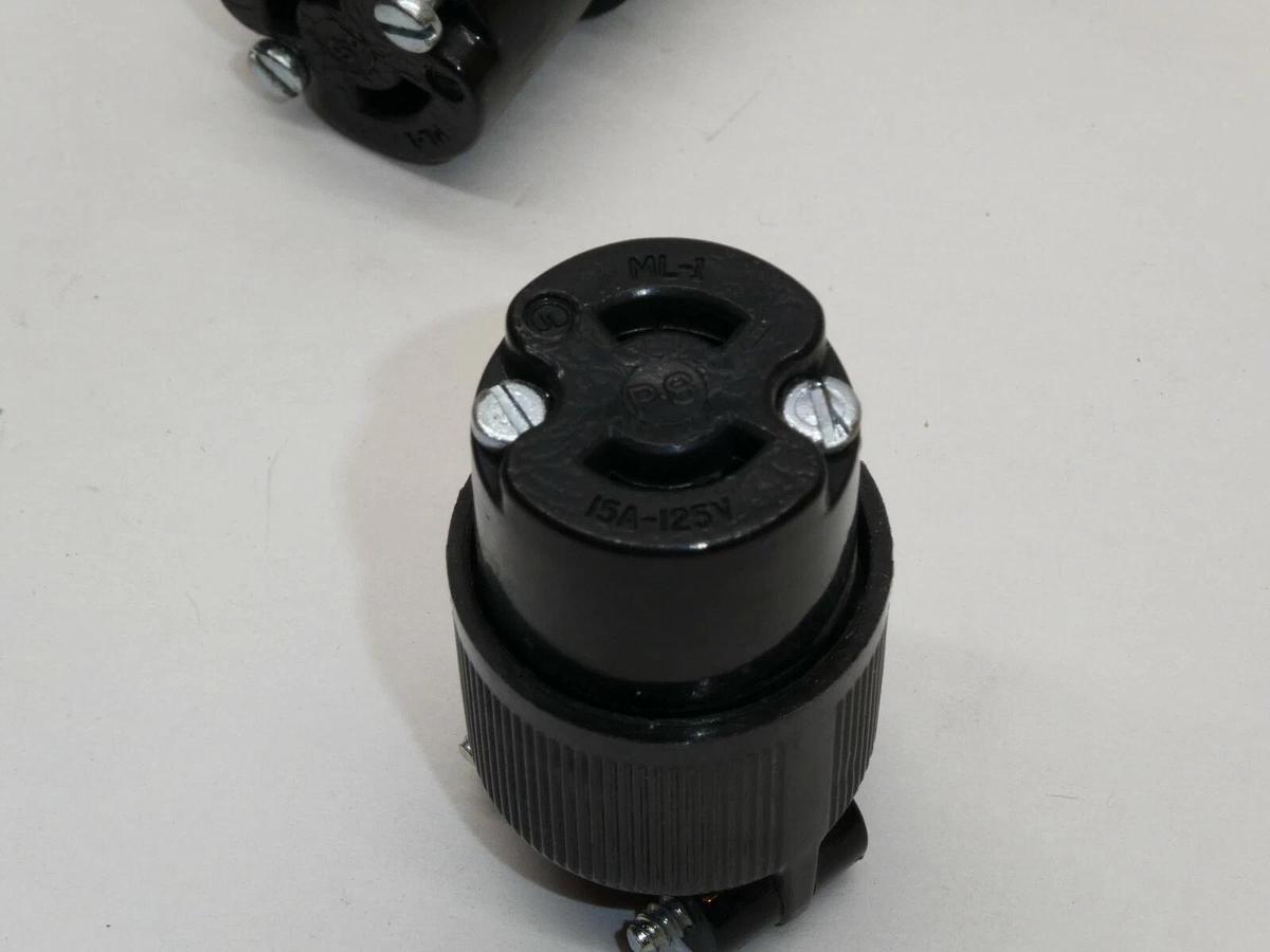(NEW - Lot of 7) PASS & SEYMOUR ML-1 15Amp A 125V Midget-Locking Receptacle
