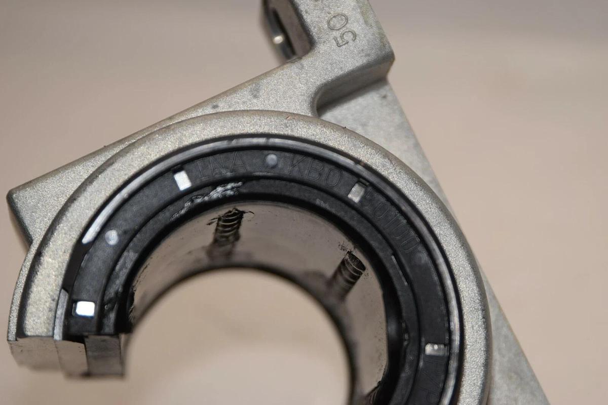 (NEW) INA KGB050-PP-AS Linear Bearing *Chip*