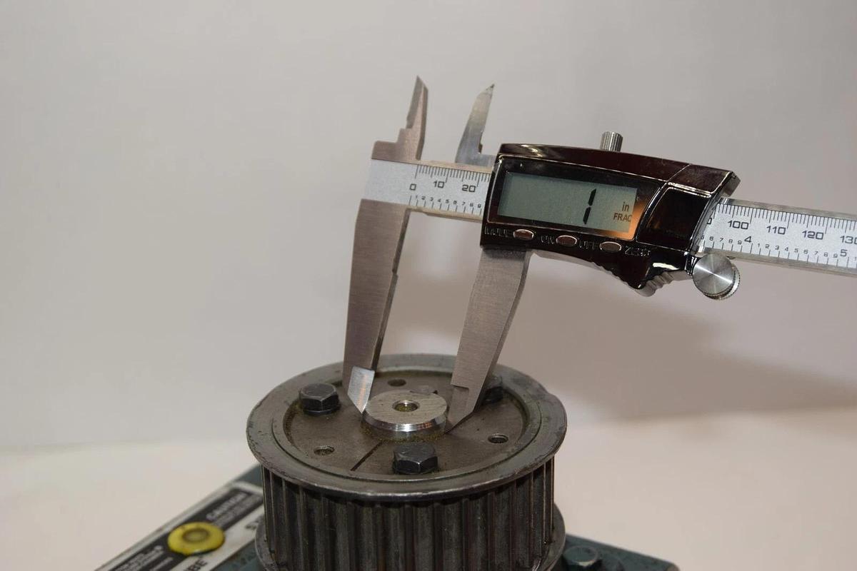 Used DODGE TIGEAR SR96029L1-9-WY size 200 Ratio 626 Torque 1750rpm Gear Reducer