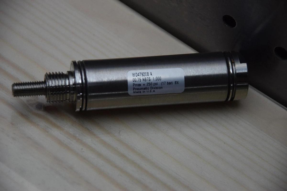 MILLER FLUID POWER WD479208A .75" BORE DOUBLE ACTING PNEUMATIC CYLINDER NEW