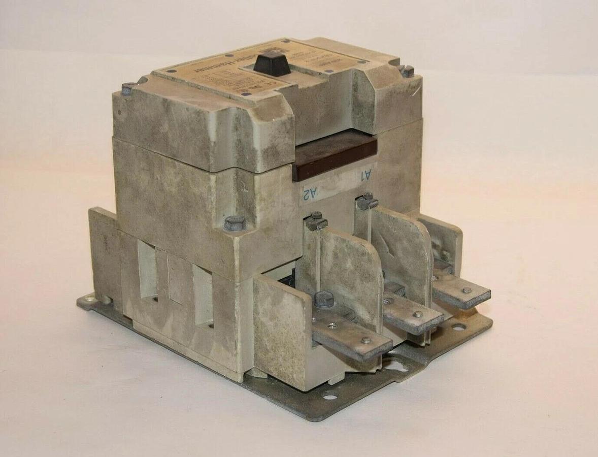 Used Cutler-Hammer 200 Amp contactor C825KN10 120V Coil 3 Poles  600V Series A2 200A
