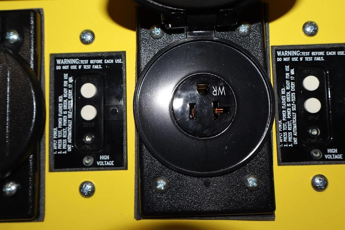 Southwire X-Treme Power Distribution Box 8706UGCX 50A 6-Circ 125/250v (New) 811409020137