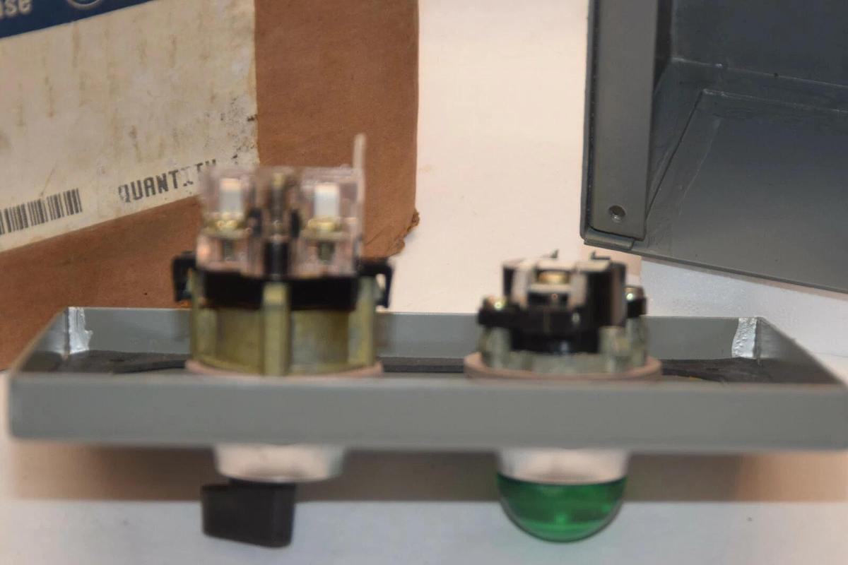 (NEW) WESTINGHOUSE PB1ES2 Type 13 2-Unit PB Enclosure (On-Off Switch)