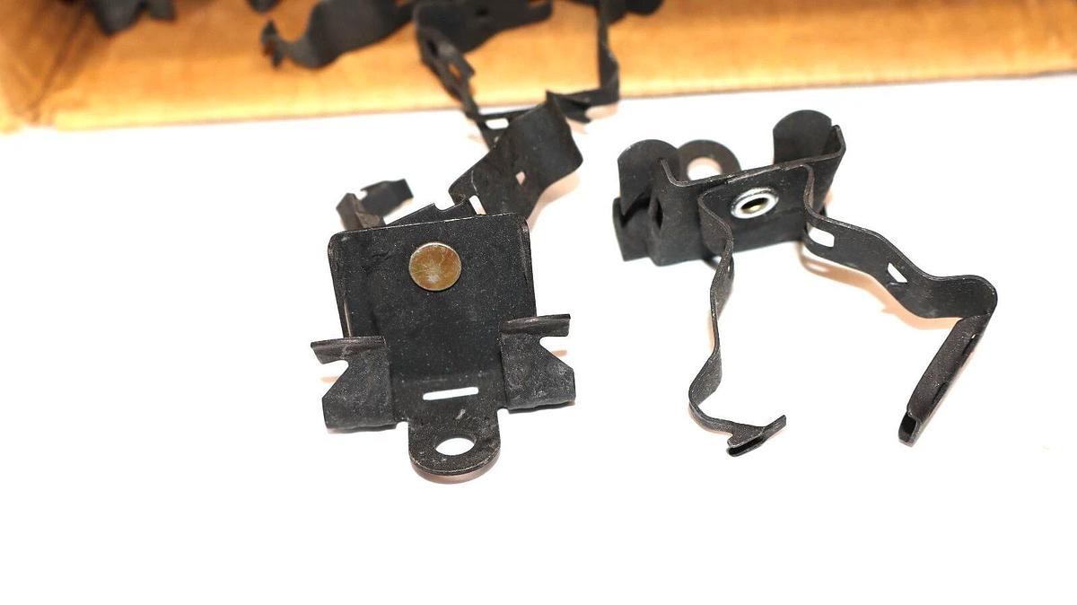 (NEW - Lot of 71) B-LINE BLINE BG-8-12 BG812 Top Mount Conduit T-Bar Fastener