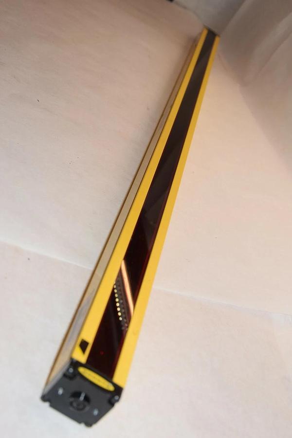 Used BANNER MSE3624Y Safety Light Curtain