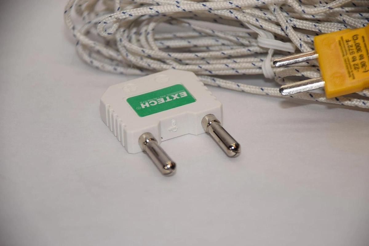 (NEW) EXTECH INSTRUMENTS TP873-5M Temp. Probe W/5m Cable & Banana Plug Adaptor