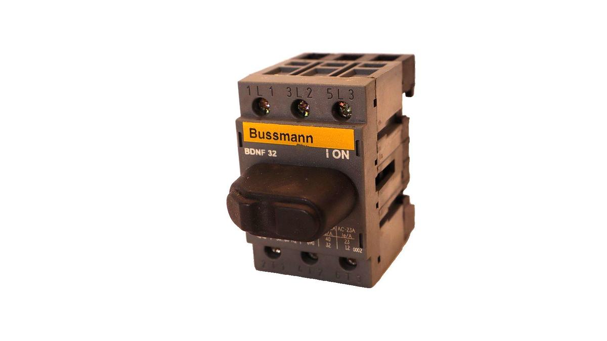 Used BUSSMANN BDNF 32 , BDNF32 General Purpose Switch