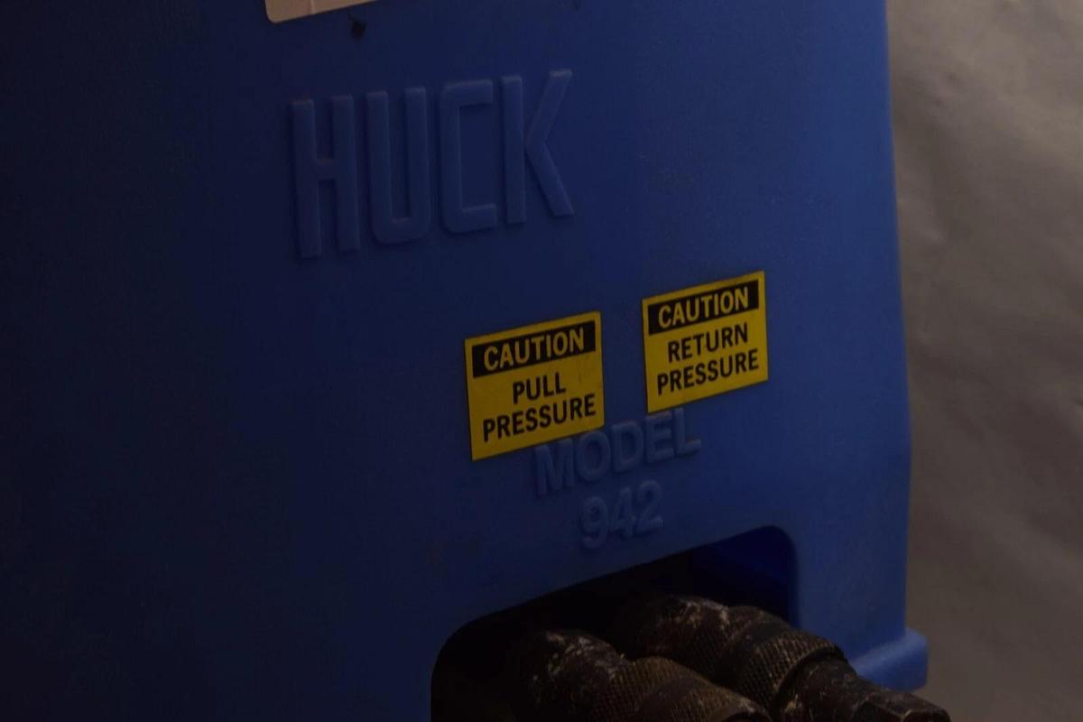 Used HUCK 942 Powerig Hydraulic Unit with HUCK Riveter gun 99-2737 tip