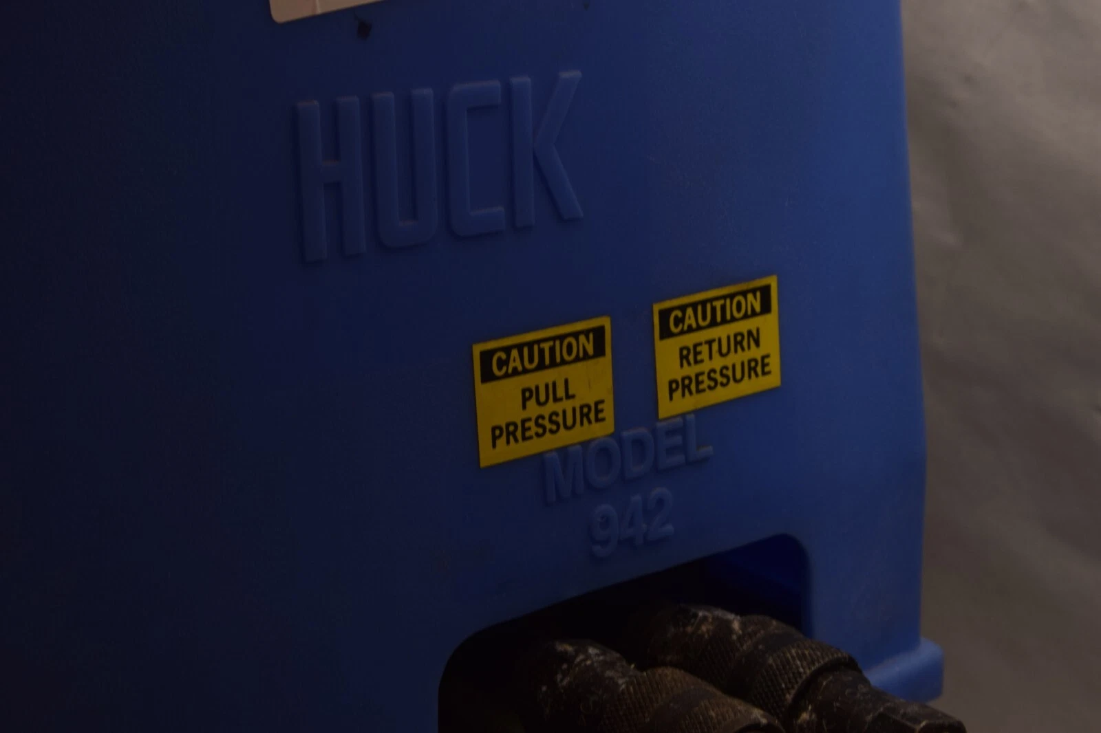 Used HUCK 942 Powerig Hydraulic Unit with HUCK Riveter gun 99-2737 tip