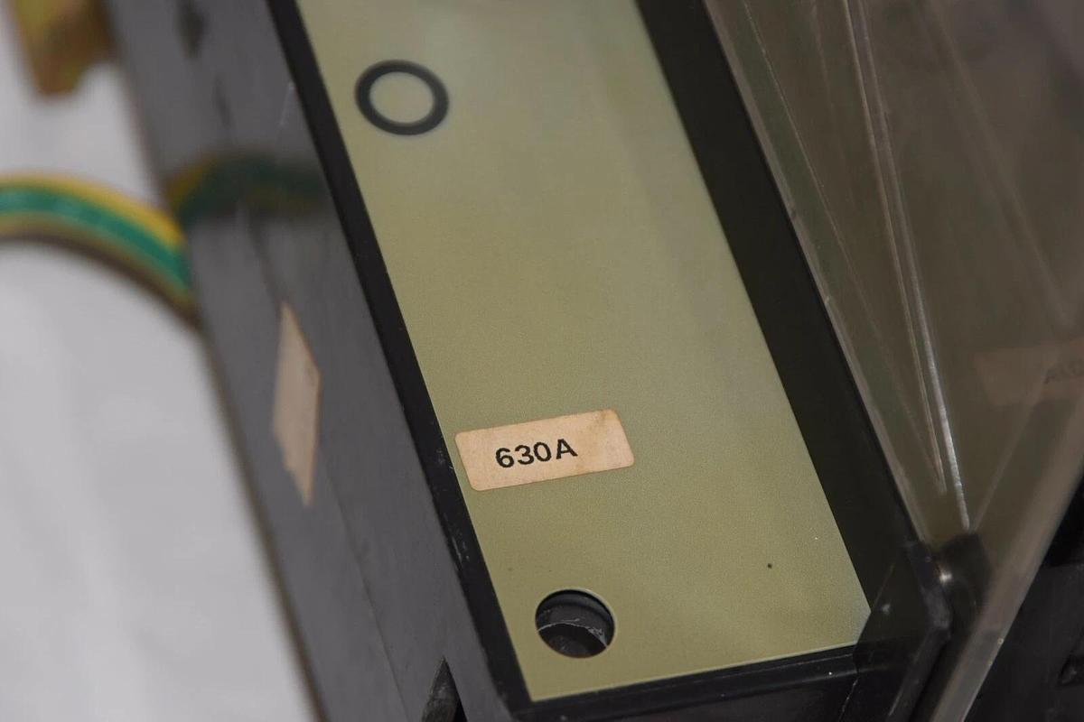 Used SIEMENS 630 Amp Switch Fusible Disconnect with fuse 3KL6130-1AB0  3KL61 30 1AB0