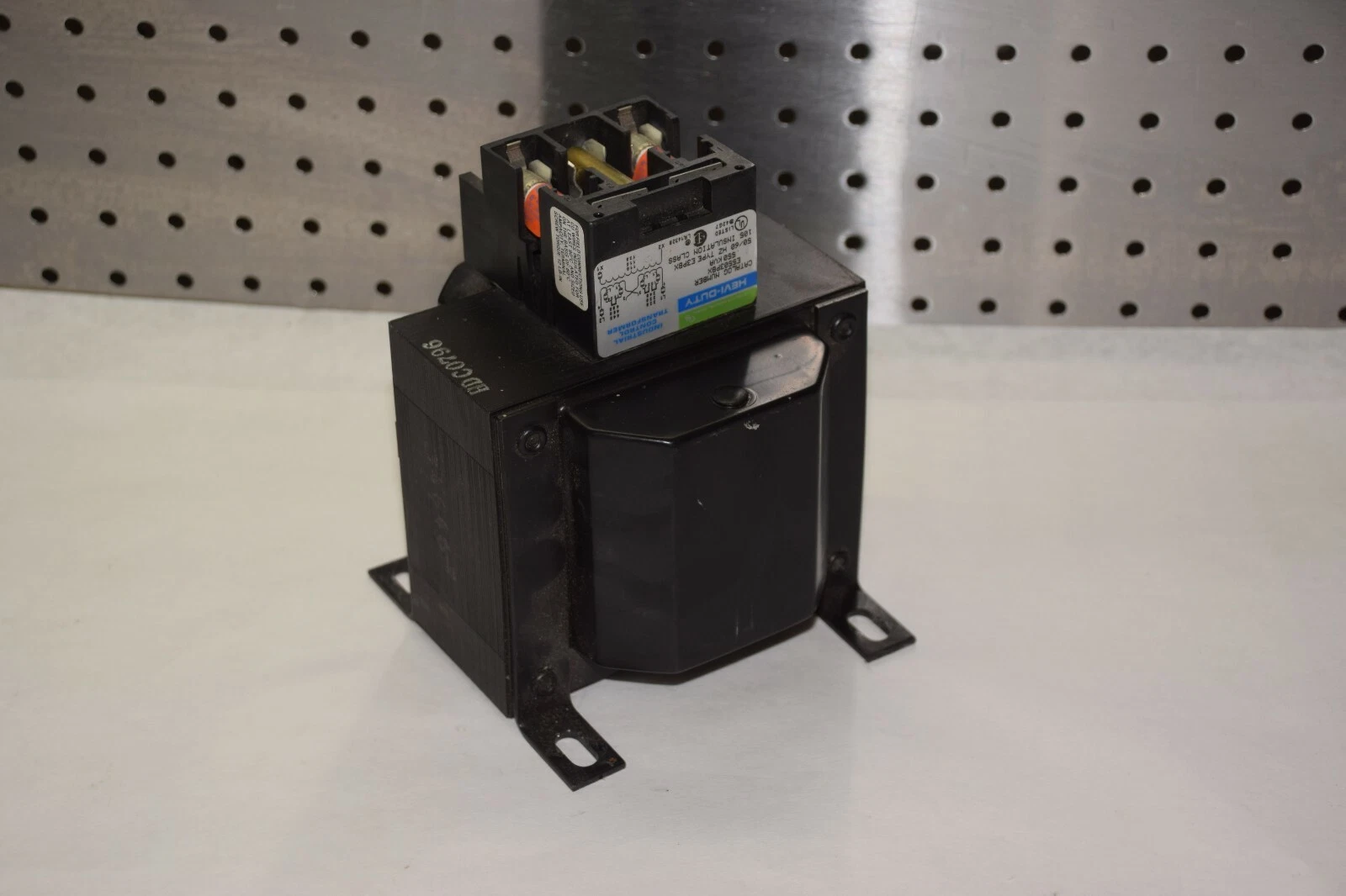 Used HEVI-DUTY E5503PXB .550kVA 50/60Hz CONTROL TRANSFORMER