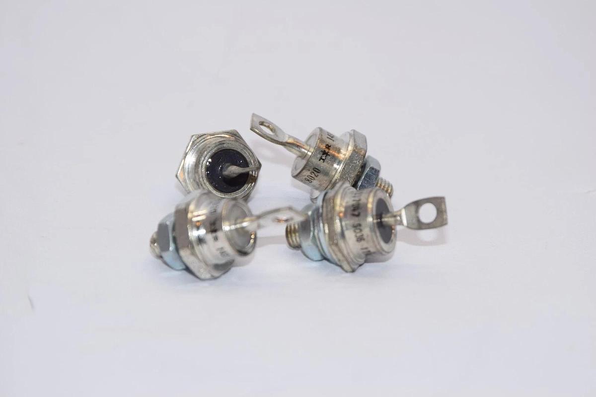 (NEW - Lot of 4) I/R INTERNATIONAL RECTIFIER 143 117 047 Diode Stud With Nut