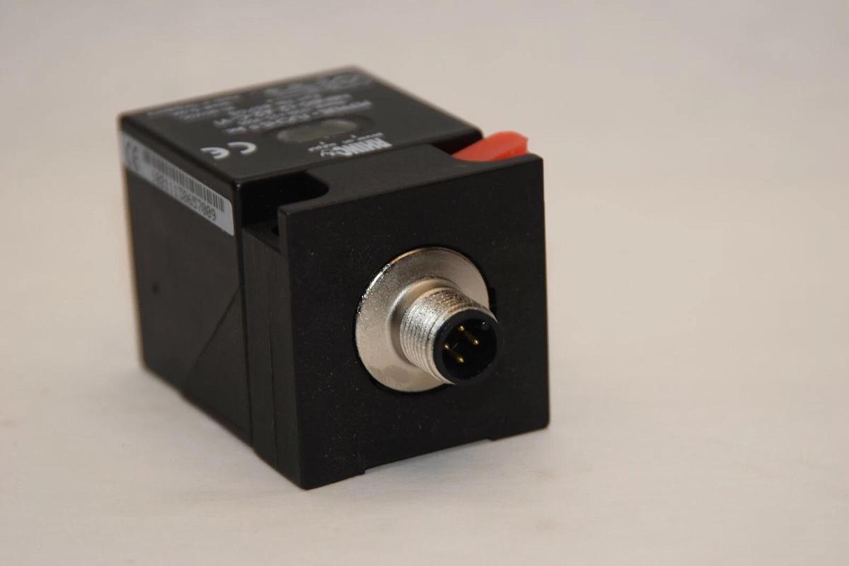 (NEW) PEPPERL + FUCHS NBN30-L2-A2-C-V1 Part No 85705 10-30Vdc Proximity Sensor