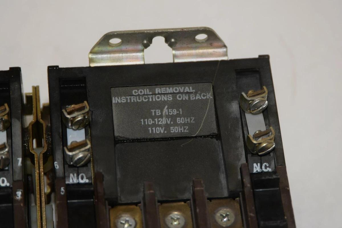 Used JOSLYN CLARK T31U031 Size 1 TB159-1 110-120V 50/60Hz Coil Reversing Contactor