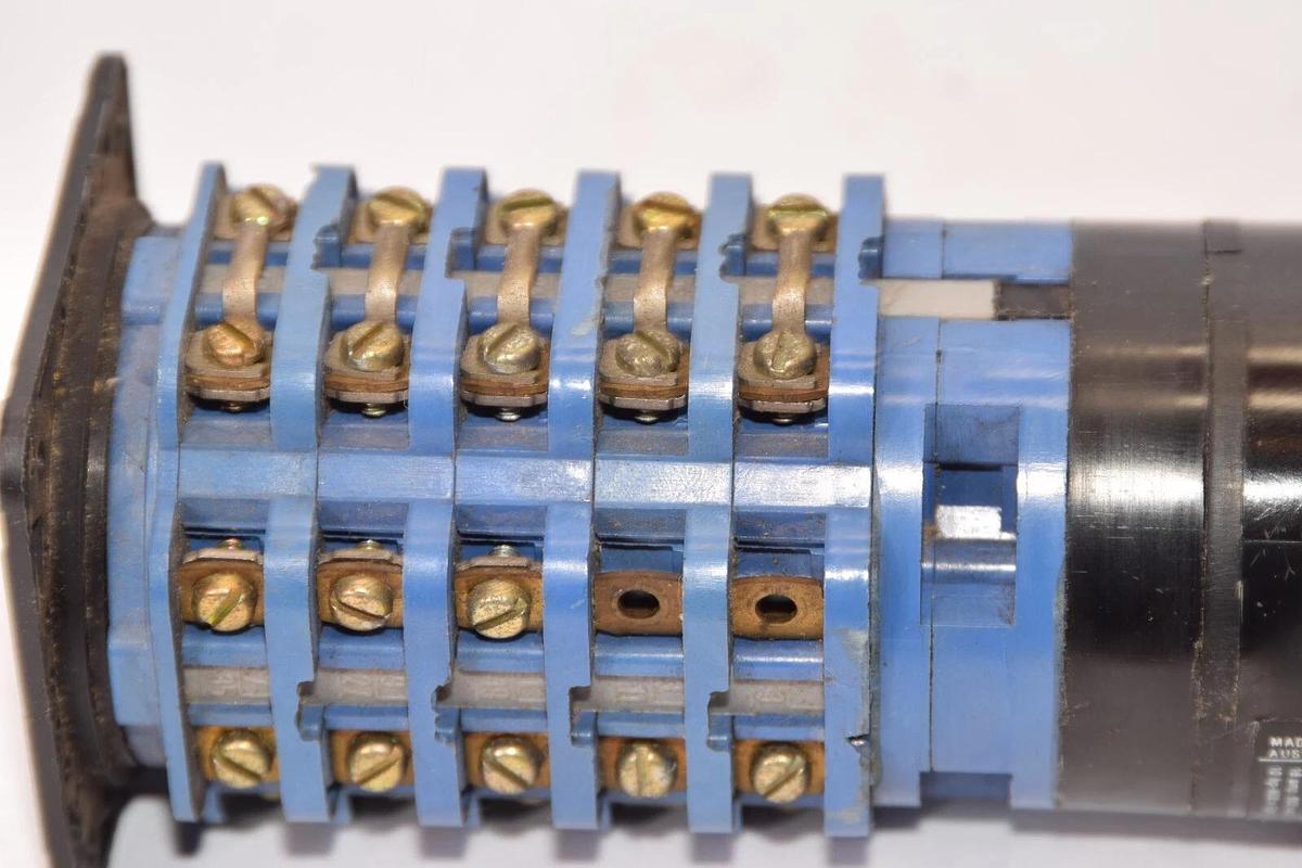 Used KRAUS & NAIMER CSA C22.2-14 16Amp 600V Rotary Switch *No knob*