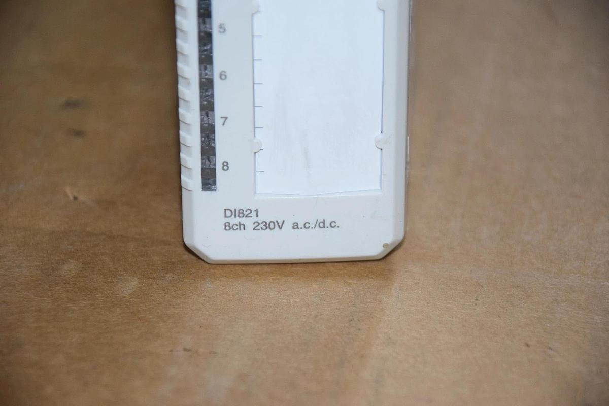 Used ABB BAILEY CONTROLS INPUT MODULE DIGITAL 8ch 230V ac/dc DI821 D1821