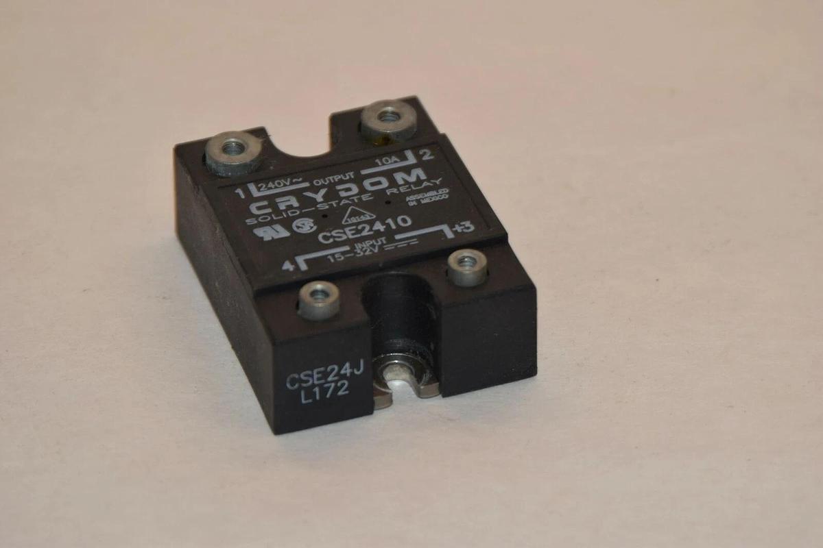 Used CRYDOM CSE2410 240V 10A 15-32V SOLID STATE RELAY