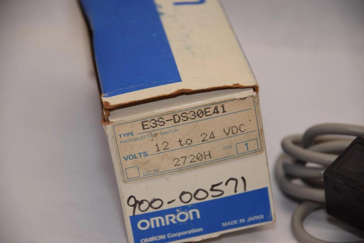 (NEW) OMRON E3S-DS30E41 12-24Vdc Photoelectric Switch