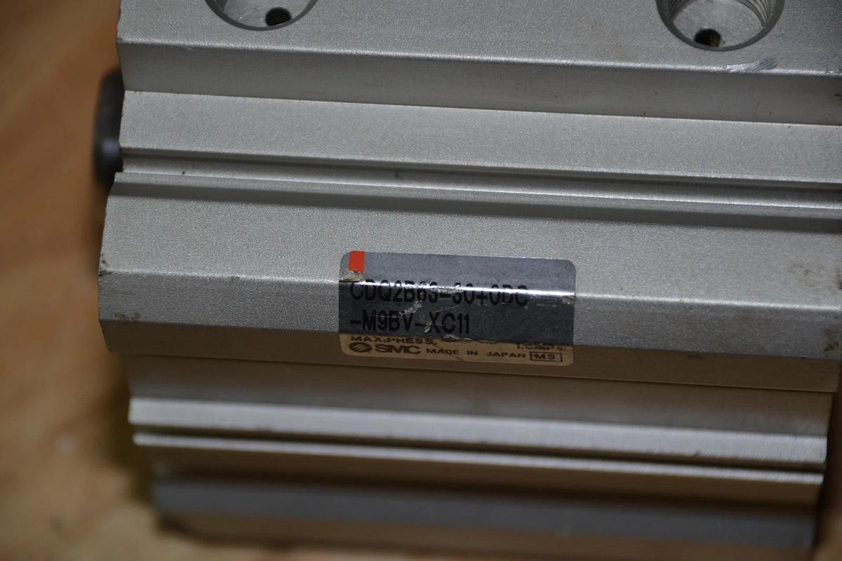 Used SMC CDQ2B63-30+ODO-M9BV-XC11 CDQ2B63-30+0D0-M9BV-XC11 COMPACT CYLINDER