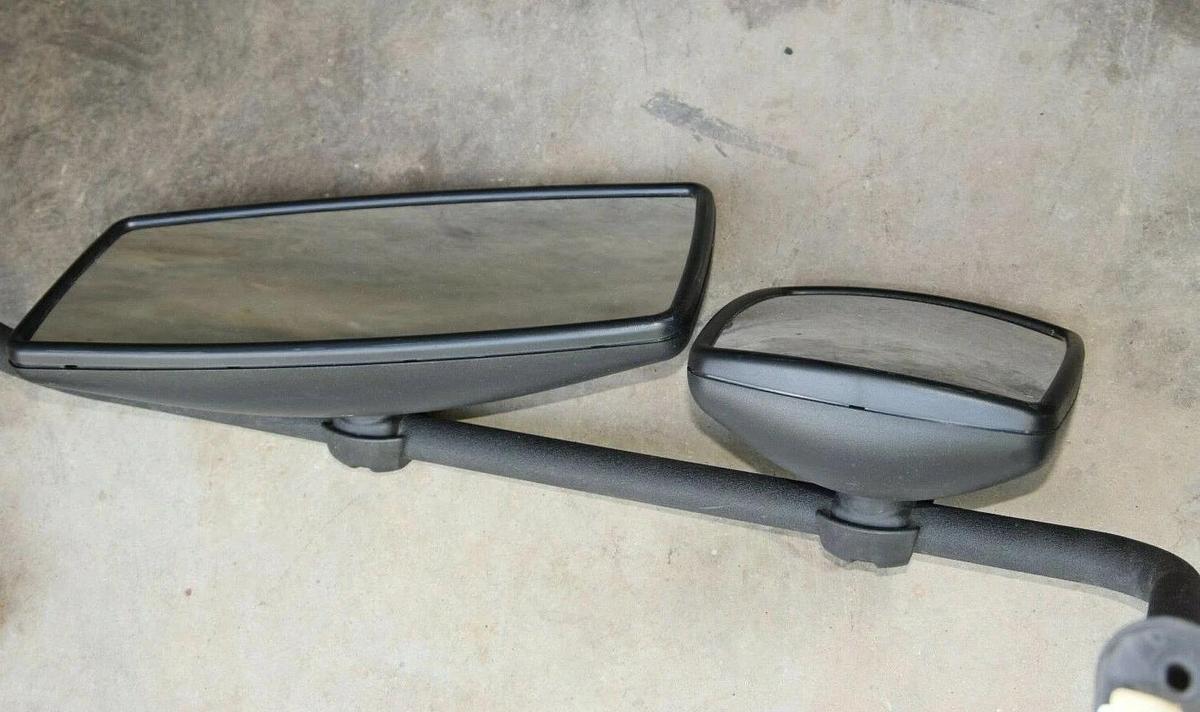 Used INTERNATIONAL 3561588C98 594052004MX BLK RH Manual Mirror Assembly Cab/Door